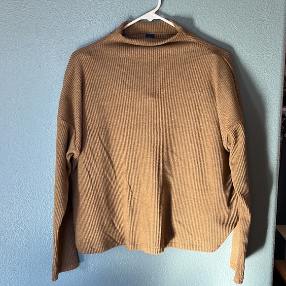 Large Tan Old Navy lounge set. Ribbed and soft. - Picture 2 of 3